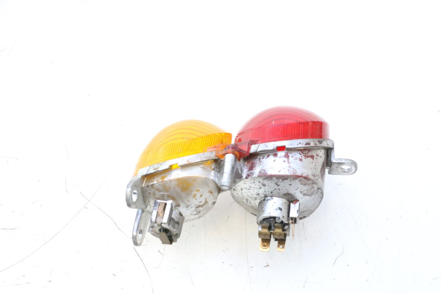 photo de LEWE TYLNE ŚWIATŁO YAMAHA YP MAJESTY 125 (1998 - 2001) - Zoom stanu zużycia