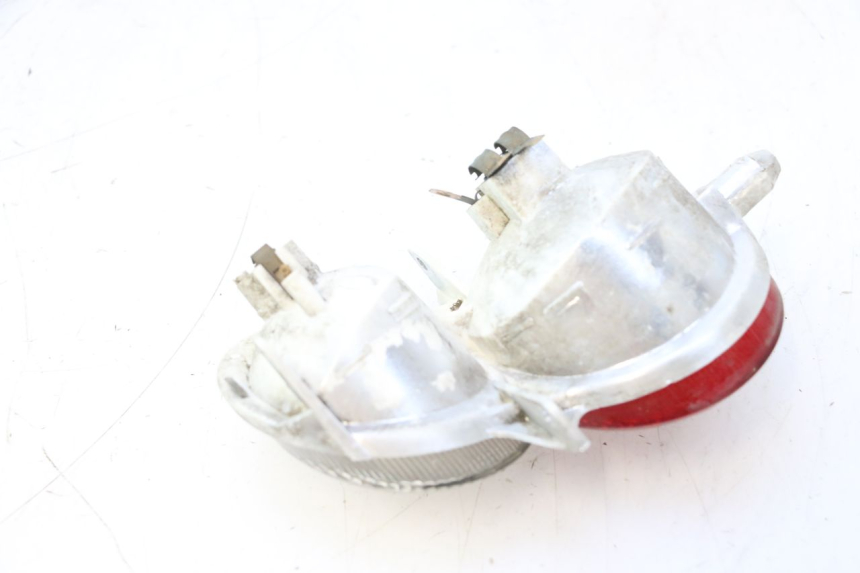 photo de LEWE TYLNE ŚWIATŁO YAMAHA YP MAJESTY 125 (2007 - 2010) - Szczegół części