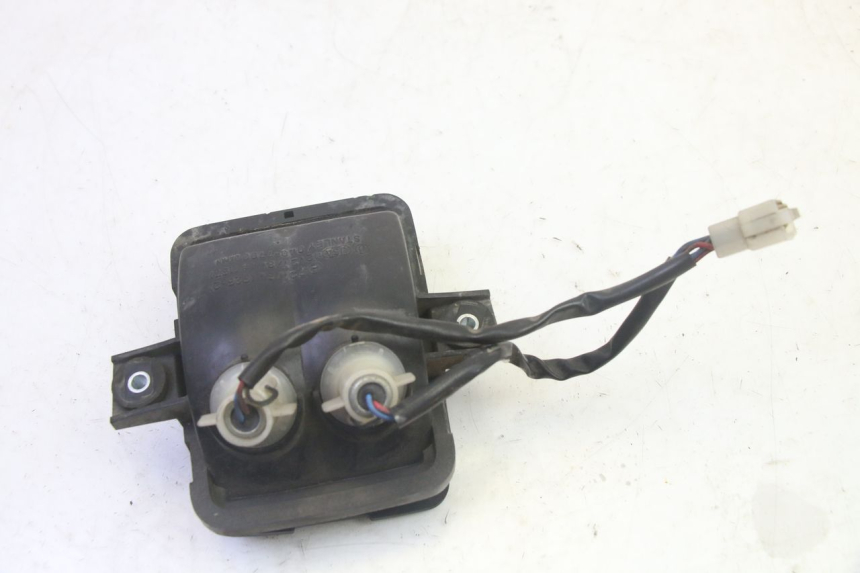 photo de LAMPA TYLNA KAWASAKI GPZ RX 1000 (1986 - 1988) - Stan powierzchni