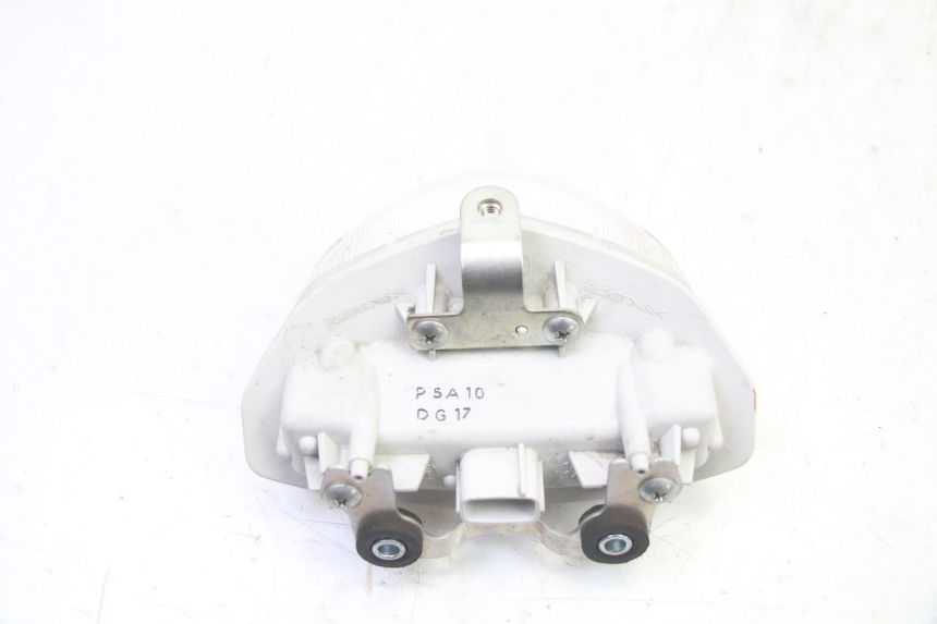 photo de LAMPA TYLNA SUZUKI GSR 750 (2011 - 2017) - Zbliżenie techniczne