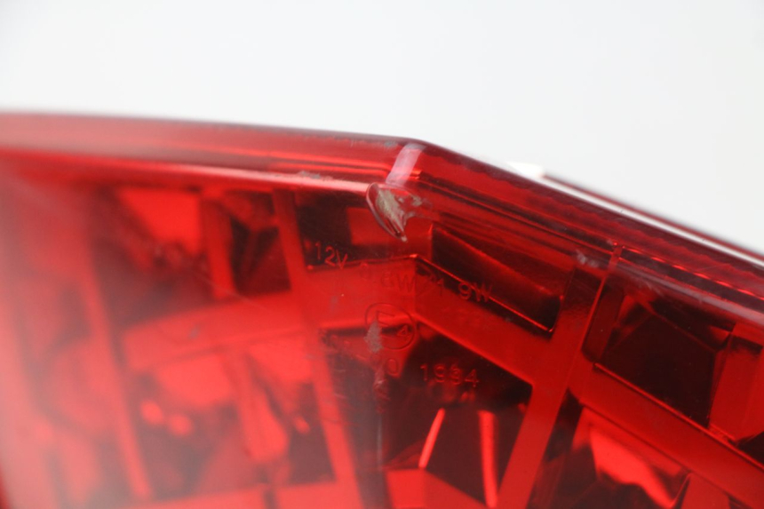 photo de LAMPA TYLNA SYM GTS EFI ABS 125 (2012 - 2016) - Zoom stanu zużycia