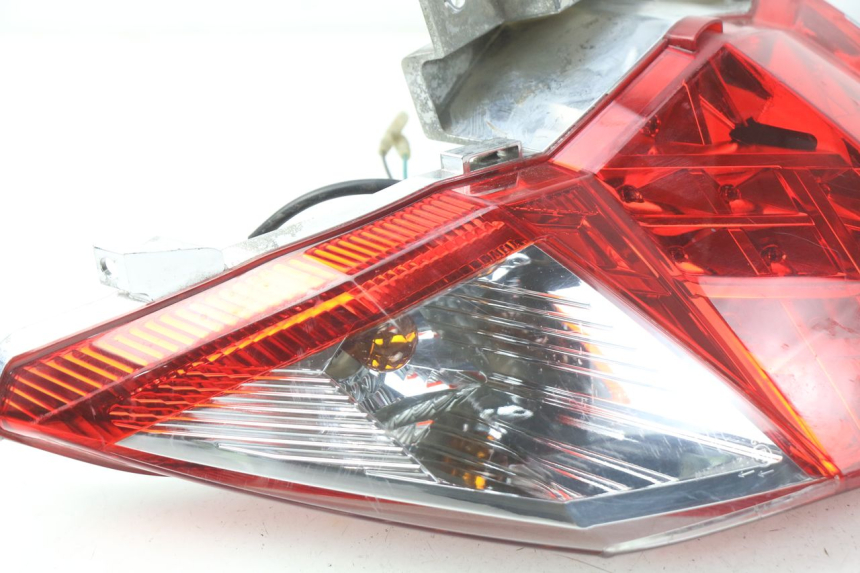 photo de LAMPA TYLNA SYM GTS EFI ABS 125 (2012 - 2016) - Widok ogólny