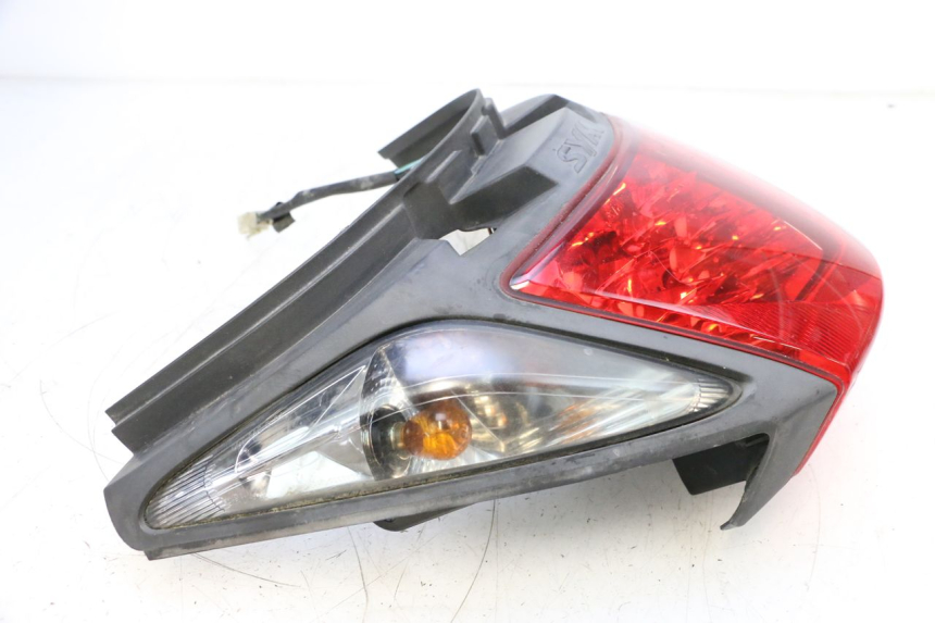 photo de LAMPA TYLNA SYM GTS EVO 125 (2009 - 2013) - Zbliżenie techniczne