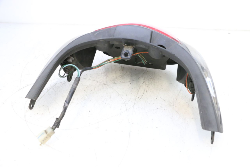 photo de LAMPA TYLNA SYM GTS EVO 125 (2009 - 2013) - Punkty mocowania