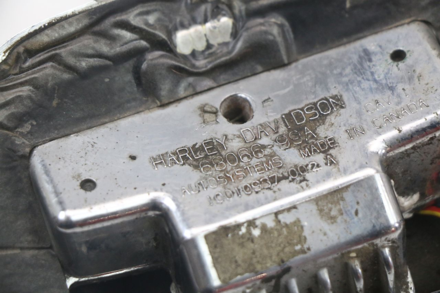 photo de LAMPA TYLNA HARLEY DAVIDSON SPORTSTER XL CUSTOM 883 (1999 - 2006) - Oznaczenia i referencje