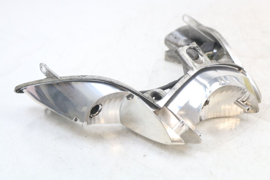 photo de TYLNE ŚWIATŁO HONDA NES AROBASE 125 (2000 - 2003) - Szczegół części