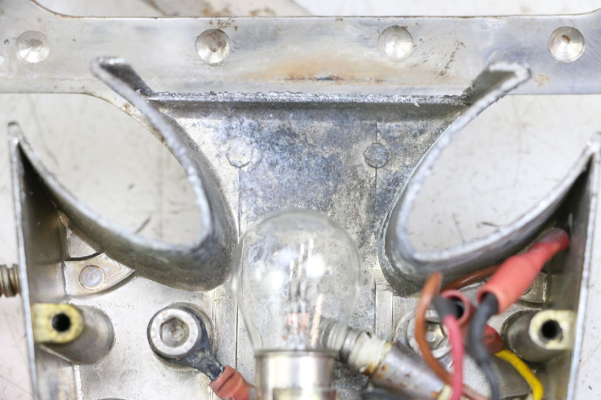 photo de LAMPA TYLNA HONDA VT C2 SHADOW 750 (1997 - 2001) - Widok z bliska