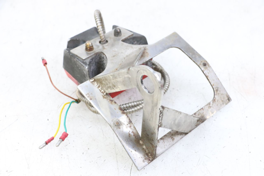 photo de LAMPA TYLNA HONDA VT C2 SHADOW 750 (1997 - 2001) - Zbliżenie techniczne