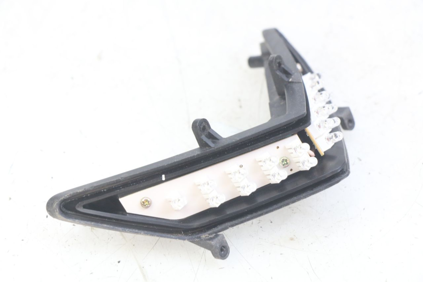 photo de LAMPA TYLNA SYM JET SPORT XR 50 (2006 - 2015) - Inny kąt widzenia