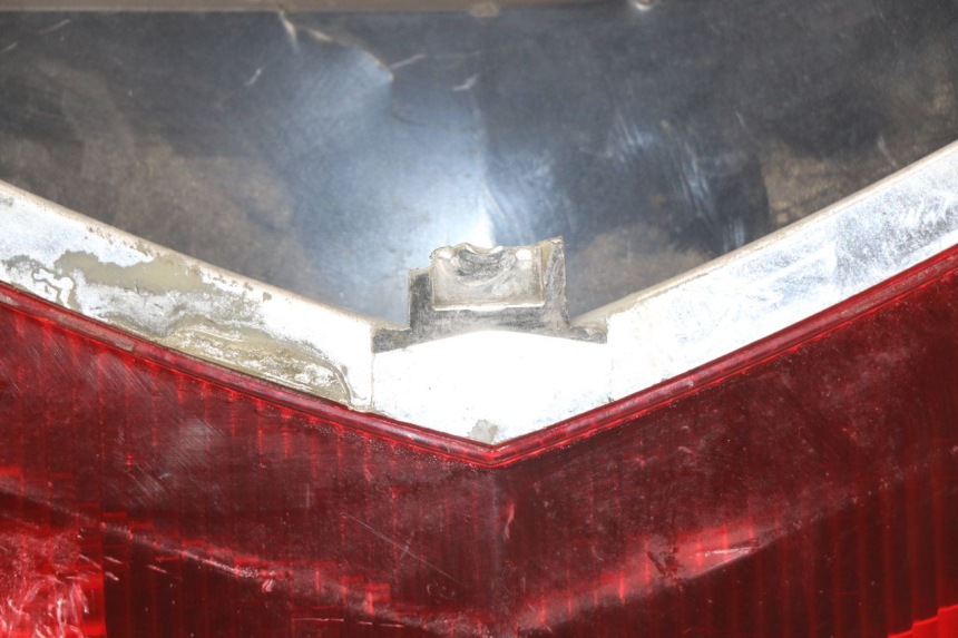 photo de LAMPA TYLNA SYM JOYMAX 250 (2013 - 2017) - Zoom stanu zużycia