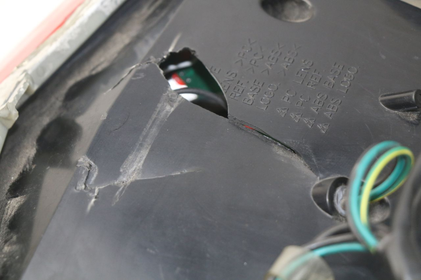 photo de LAMPA TYLNA SYM JOYMAX 250 (2013 - 2017) - Zbliżenie techniczne