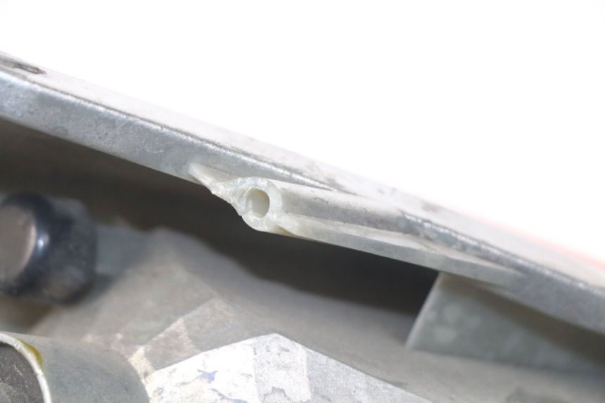 photo de LAMPA TYLNA SYM JOYMAX 250 (2013 - 2017) - Punkty mocowania