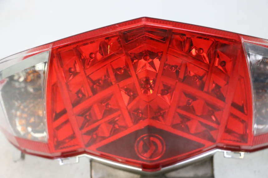 photo de LAMPA TYLNA SYM JOYMAX 125 (2010 - 2017) - Widok z bliska