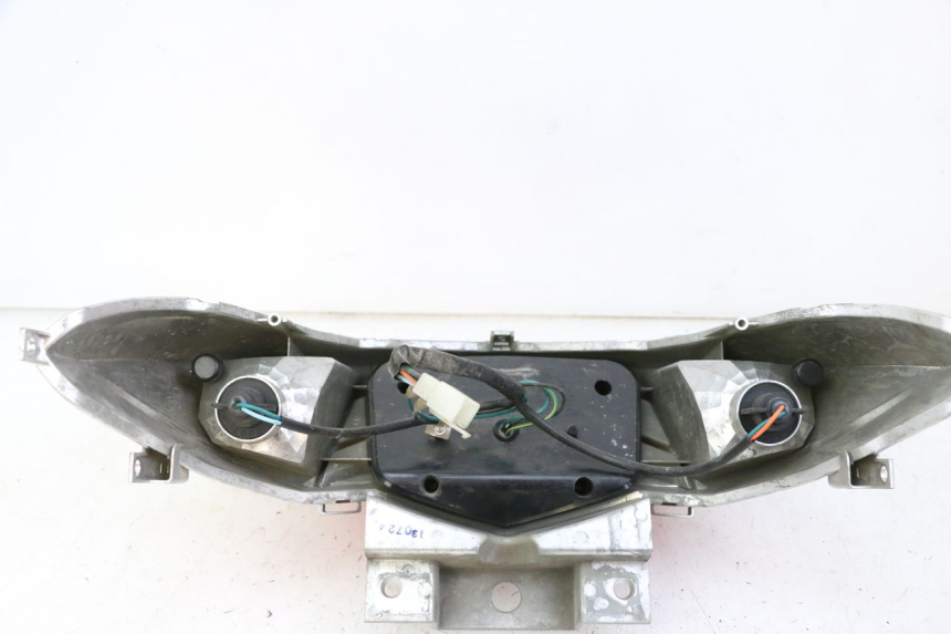 photo de LAMPA TYLNA SYM JOYMAX 125 (2010 - 2017) - Stan powierzchni