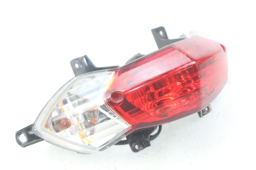 photo de LAMPA TYLNA PEUGEOT KISBEE 2T 50 (2010 - 2017) - Punkty mocowania
