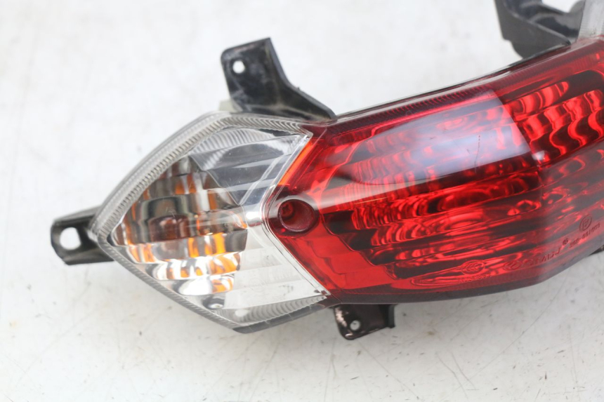 photo de LAMPA TYLNA PEUGEOT KISBEE 2T 50 (2010 - 2017) - Zbliżenie techniczne