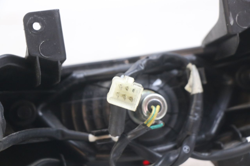 photo de LAMPA TYLNA PEUGEOT KISBEE 2T 50 (2010 - 2017) - Szczegół części