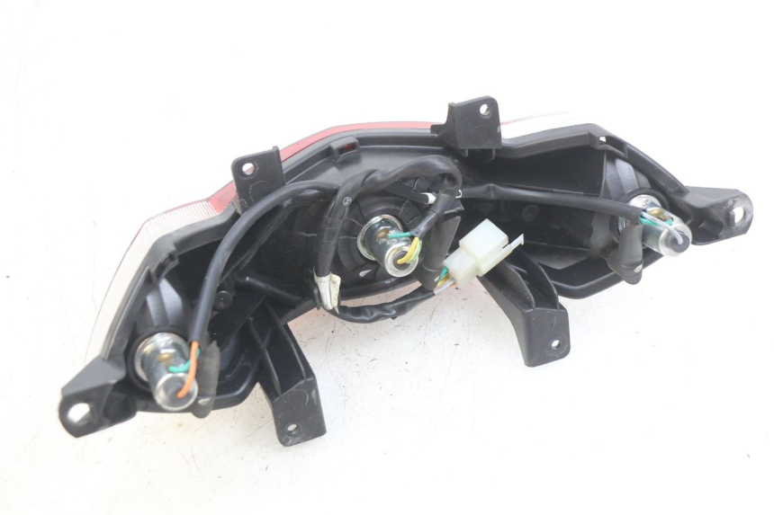 photo de LAMPA TYLNA PEUGEOT KISBEE 2T 50 (2010 - 2017) - Inny kąt widzenia