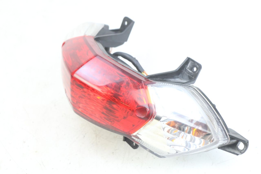 photo de LAMPA TYLNA PEUGEOT KISBEE 2T 50 (2010 - 2017) - Zbliżenie techniczne