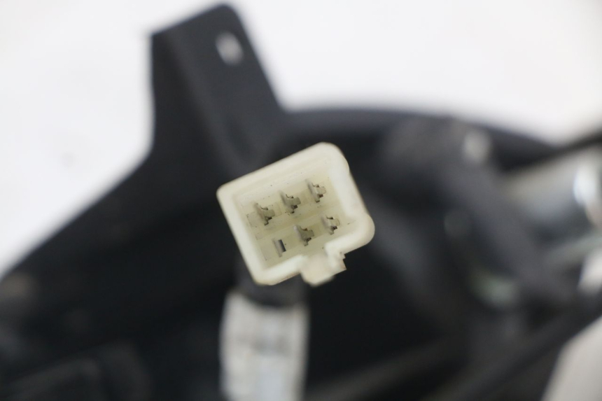 photo de LAMPA TYLNA PEUGEOT KISBEE 2T 50 (2010 - 2017) - Część sprawdzona