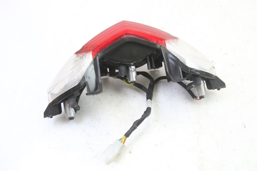 photo de LAMPA TYLNA PEUGEOT KISBEE 2T 50 (2018 - 2022) - Inny kąt widzenia