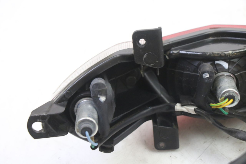 photo de LAMPA TYLNA PEUGEOT KISBEE 2T 50 (2018 - 2022) - Punkty mocowania