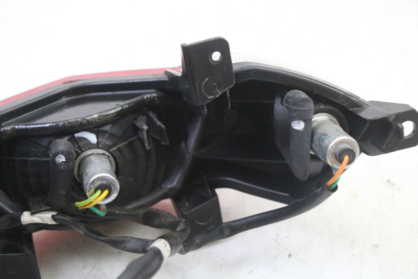 photo de LAMPA TYLNA PEUGEOT KISBEE 2T 50 (2018 - 2022) - Stan powierzchni