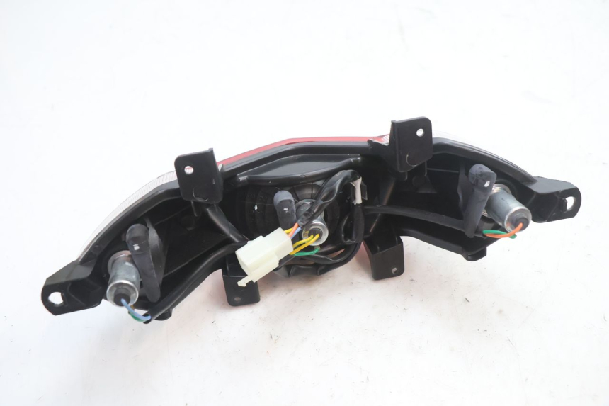 photo de LAMPA TYLNA PEUGEOT KISBEE 2T 50 (2018 - 2022) - Zbliżenie techniczne