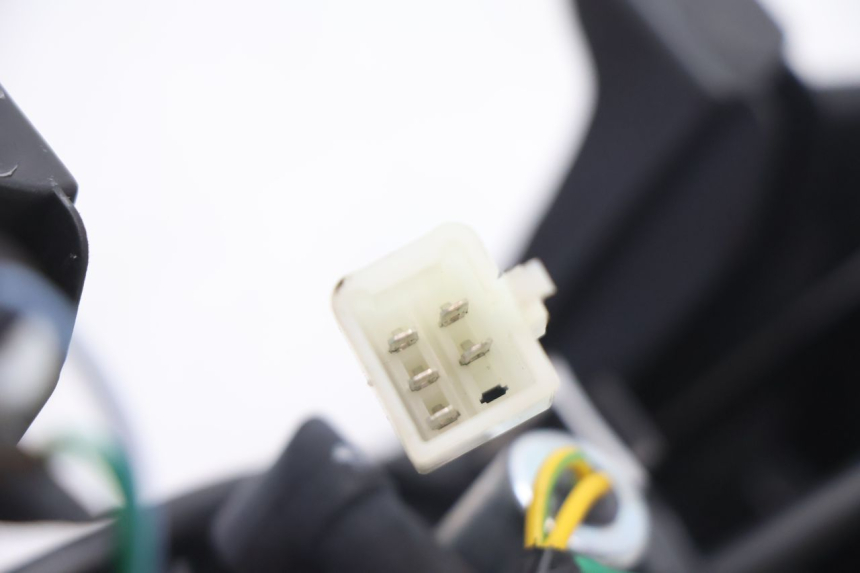 photo de LAMPA TYLNA PEUGEOT KISBEE 2T 50 (2018 - 2022) - Punkty mocowania