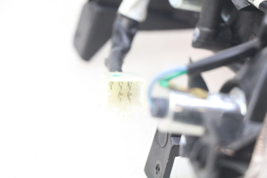 photo de LAMPA TYLNA PEUGEOT KISBEE 4T 50 (2010 - 2017) - Zoom stanu zużycia