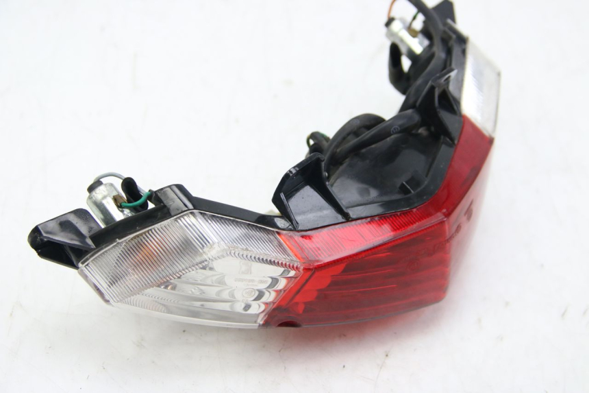 photo de LAMPA TYLNA PEUGEOT KISBEE 4T 50 (2010 - 2017) - Inny kąt widzenia