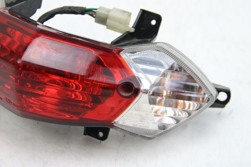 photo de LAMPA TYLNA PEUGEOT KISBEE 4T 50 (2010 - 2017) - Zbliżenie techniczne