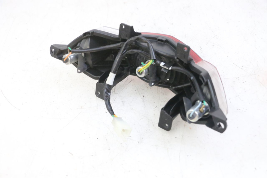 photo de LAMPA TYLNA PEUGEOT KISBEE 4T 50 (2018 - 2022) - Inny kąt widzenia