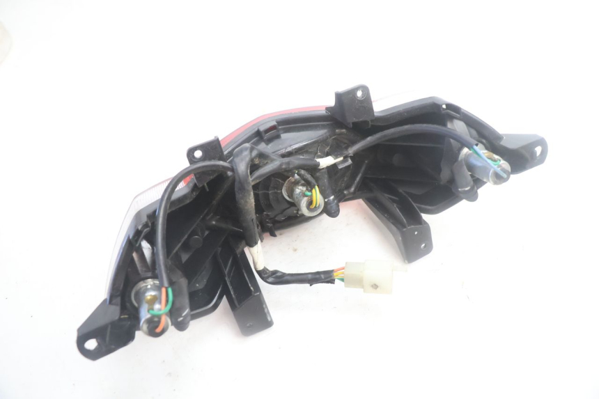 photo de LAMPA TYLNA PEUGEOT KISBEE 4T 50 (2018 - 2022) - Punkty mocowania