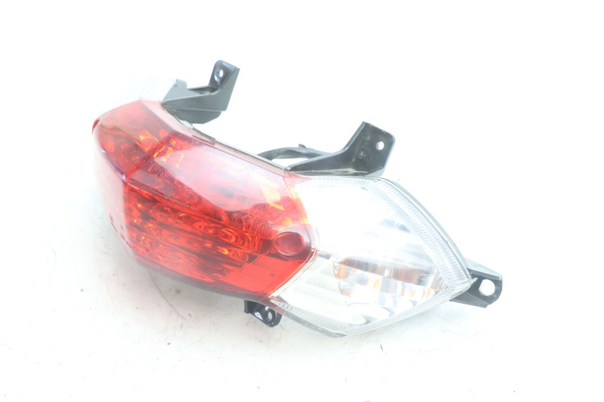 photo de LAMPA TYLNA PEUGEOT KISBEE 4T 50 (2010 - 2017) - Inny kąt widzenia