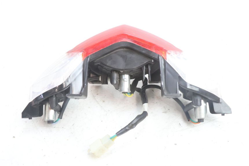 photo de LAMPA TYLNA PEUGEOT KISBEE 4T 50 (2010 - 2017) - Zbliżenie techniczne