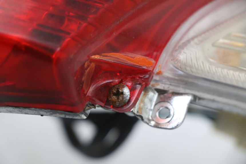 photo de LAMPA TYLNA ORCAL KITE 4T 50 (2019 - 2023) - Punkty mocowania