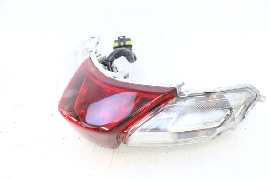 photo de LAMPA TYLNA PIAGGIO LIBERTY IGET 4T 50 (2015 - 2020) - Widok główny