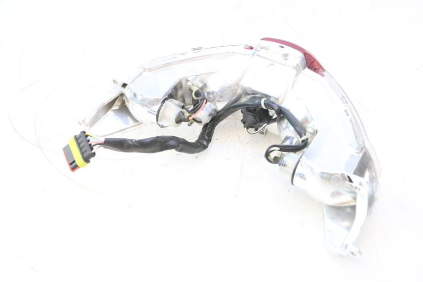 photo de LAMPA TYLNA PIAGGIO LIBERTY IGET 4T 50 (2015 - 2020) - Szczegóły charakterystyczne