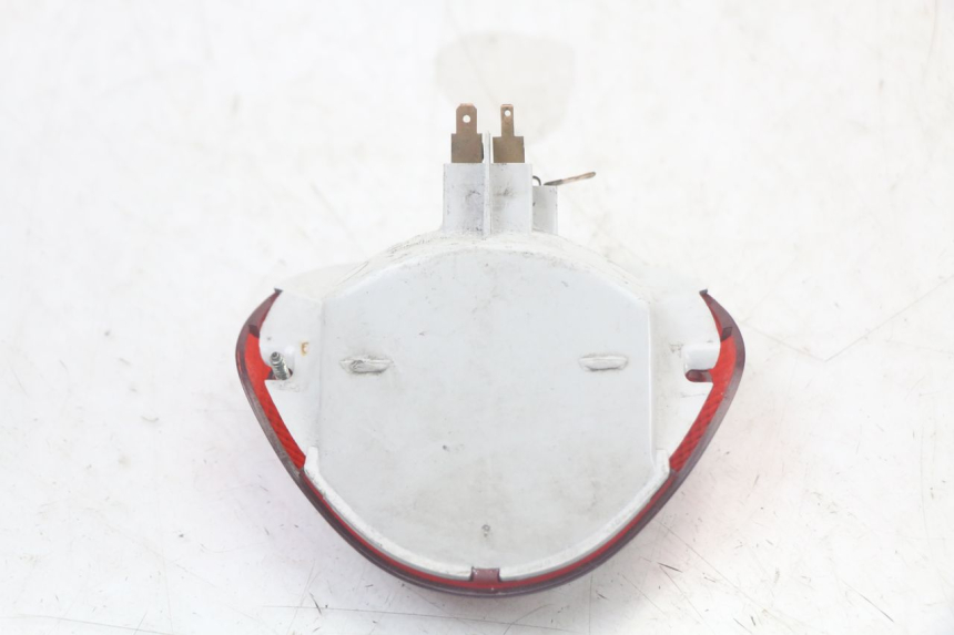 photo de LAMPA TYLNA PIAGGIO LIBERTY 125 (2009 - 2013) - Zbliżenie techniczne