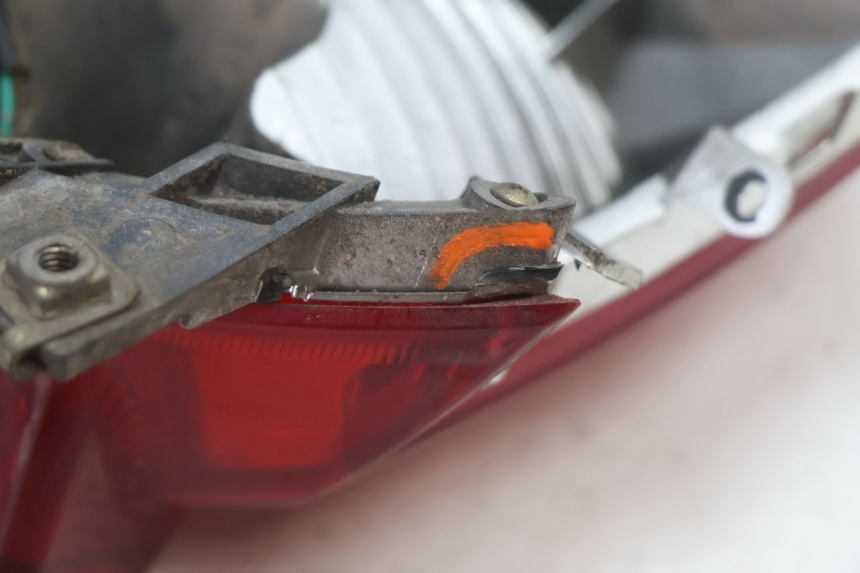 photo de LAMPA TYLNA KYMCO LIKE 125 (2009 - 2016) - Stan powierzchni