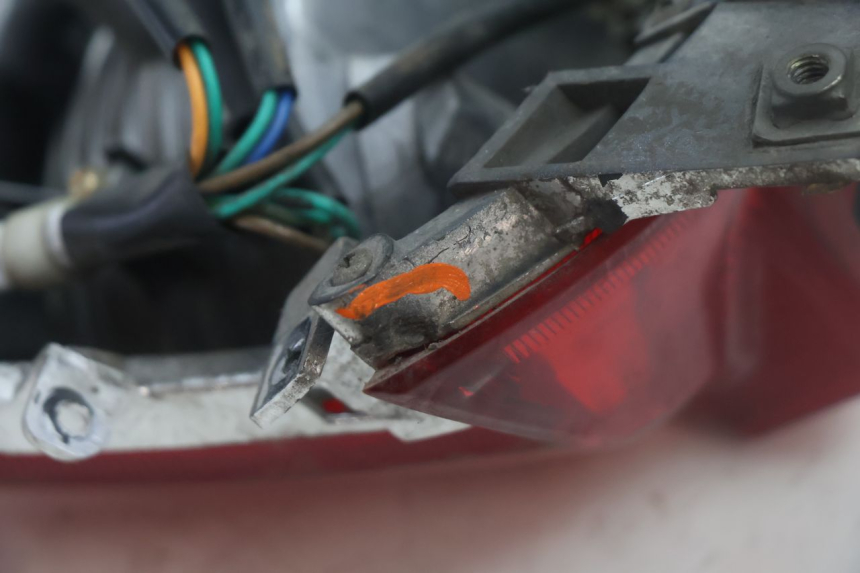 photo de LAMPA TYLNA KYMCO LIKE 125 (2009 - 2016) - Oznaczenia i referencje