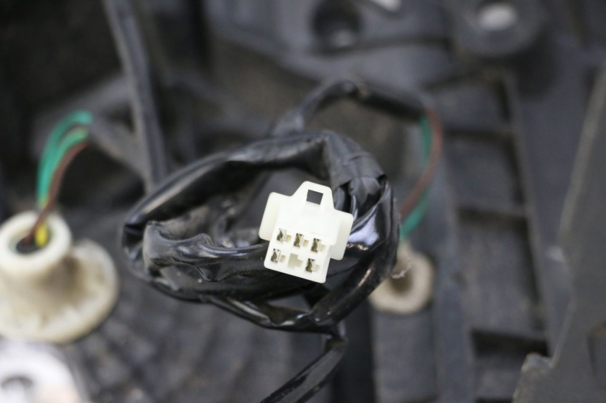 photo de LAMPA TYLNA LONGJIA SHARPY 125 (2020 - 2024) - Punkty mocowania