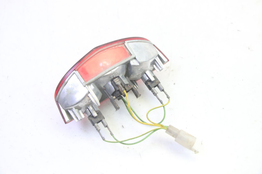 photo de LAMPA TYLNA PEUGEOT LUDIX 50 (2005 - 2007) - Zbliżenie techniczne