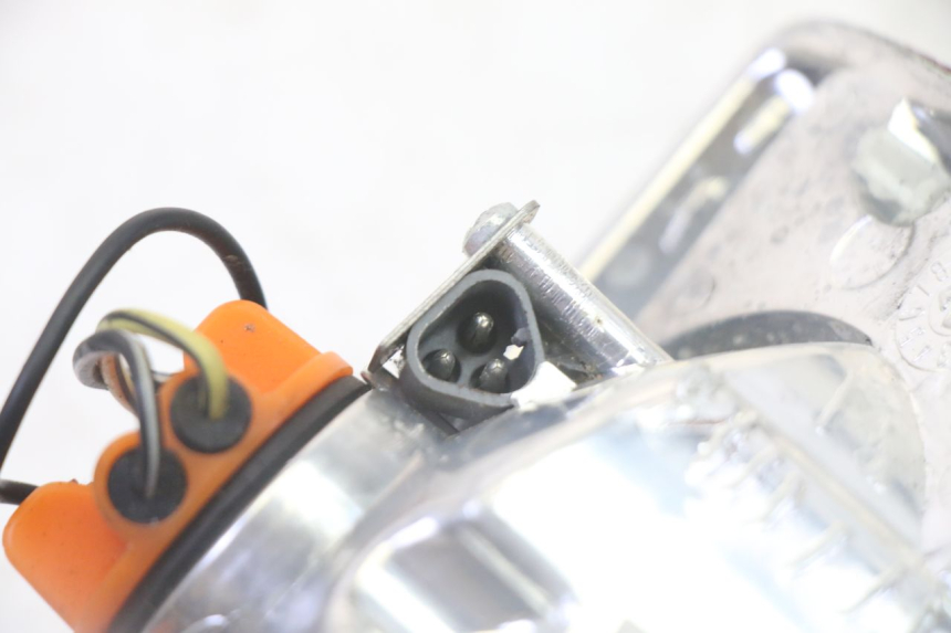 photo de LAMPA TYLNA PIAGGIO LXV 4T 50 (2009 - 2013) - Punkty mocowania