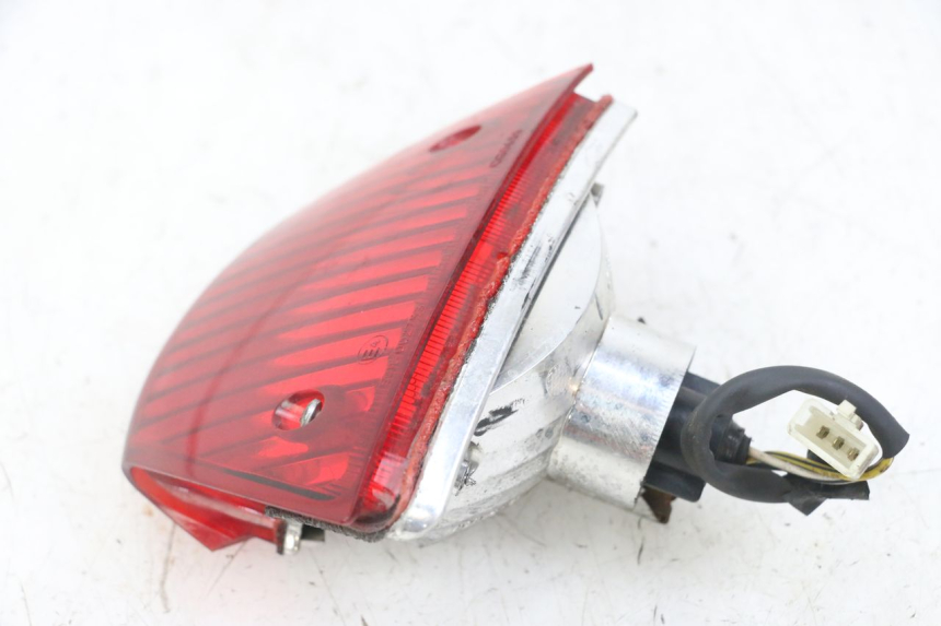 photo de LAMPA TYLNA PIAGGIO NEW TYPHOON 50 (2018 - 2021) - Zbliżenie techniczne