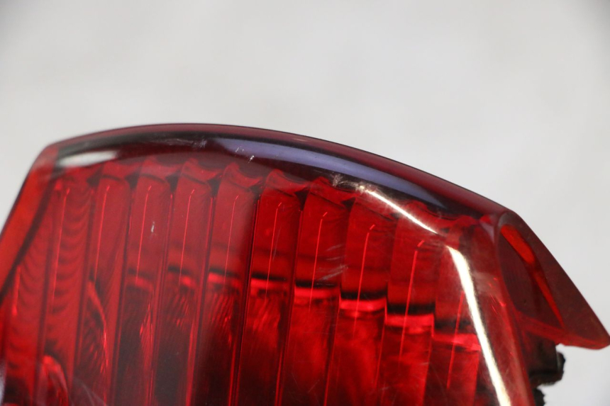 photo de LAMPA TYLNA PIAGGIO NEW TYPHOON 50 (2018 - 2021) - Zoom stanu zużycia