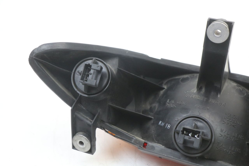 photo de LAMPA TYLNA HONDA NTV DEAUVILLE 650 (1998 - 2001) - Punkty mocowania