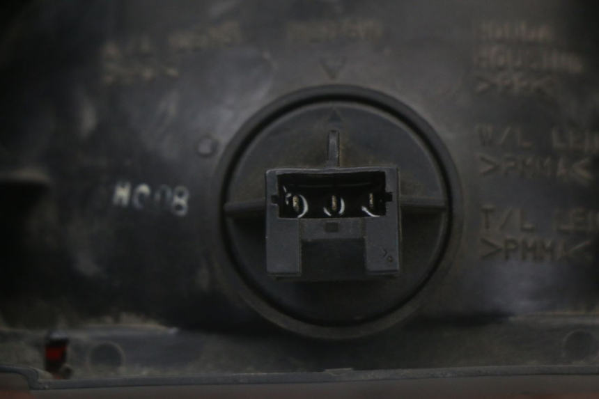 photo de LAMPA TYLNA HONDA NTV DEAUVILLE 650 (1998 - 2001) - Oznaczenia i referencje