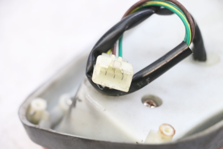 photo de LAMPA TYLNA JM MOTORS OLDIES GT 4T 50 (2018 - 2025) - Zoom stanu zużycia